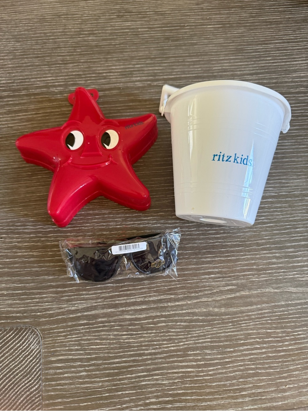 New The Ritz Kids White Beach Pail with Red Star Sand Mold sunglasses bundle